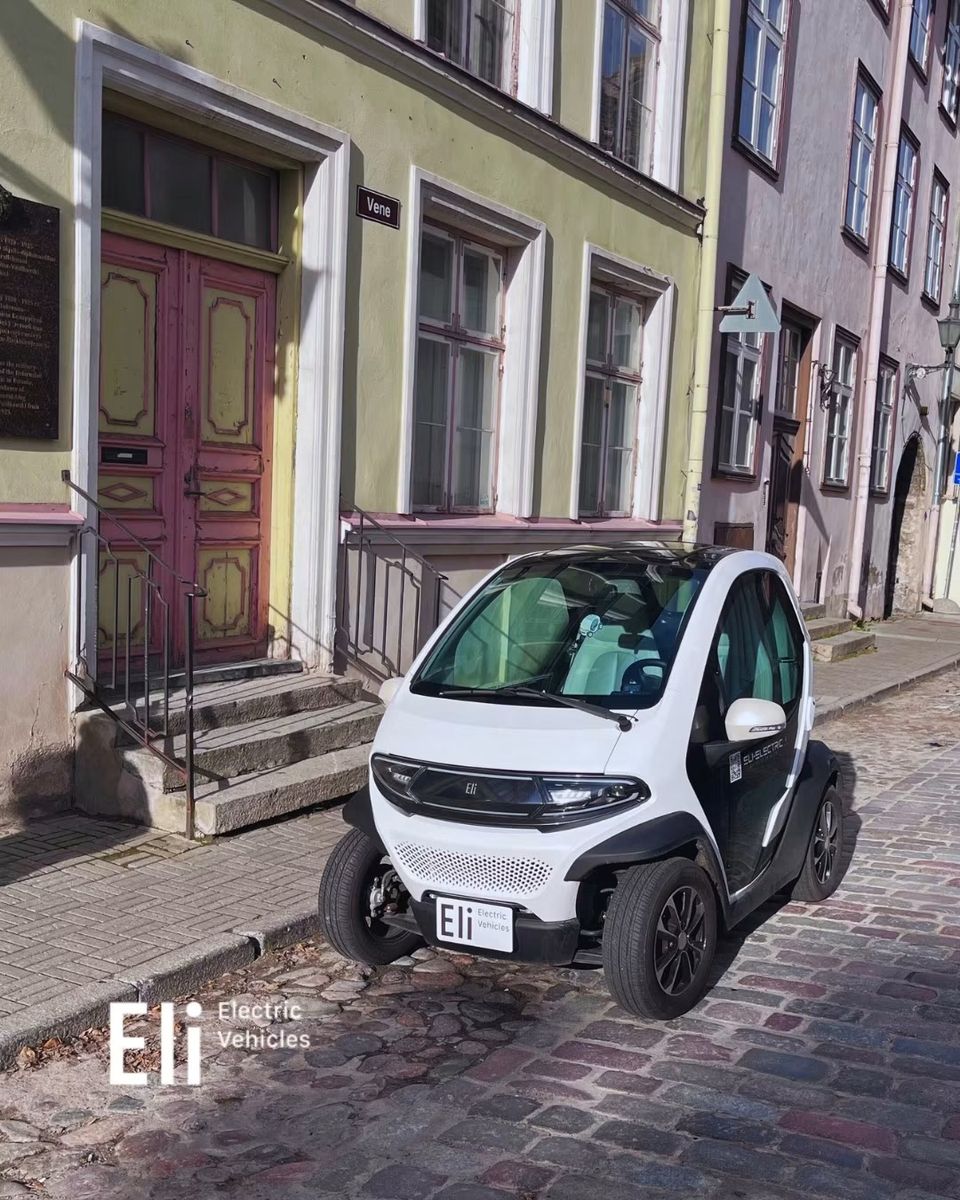 Eli ZERO Gen2 in Tallinn Old Town
